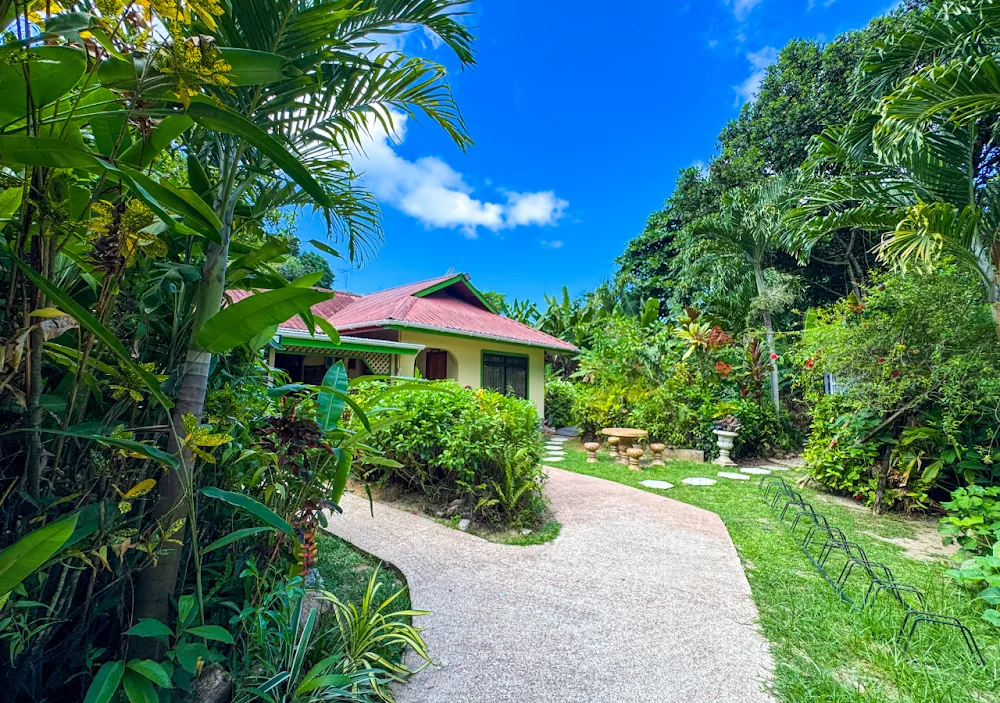 Le Repaire Buisson, La Digue