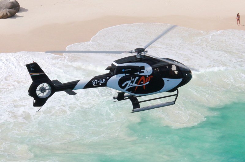 Helikopter ved stranden